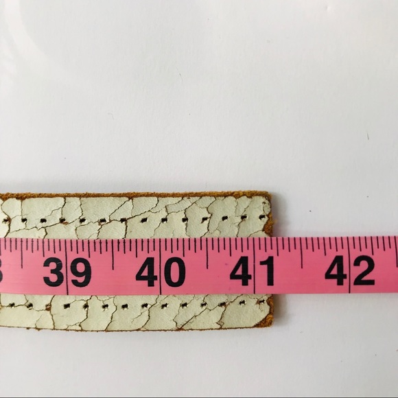 Kenneth Cole white distressed leather belt - Picture 7 of 8